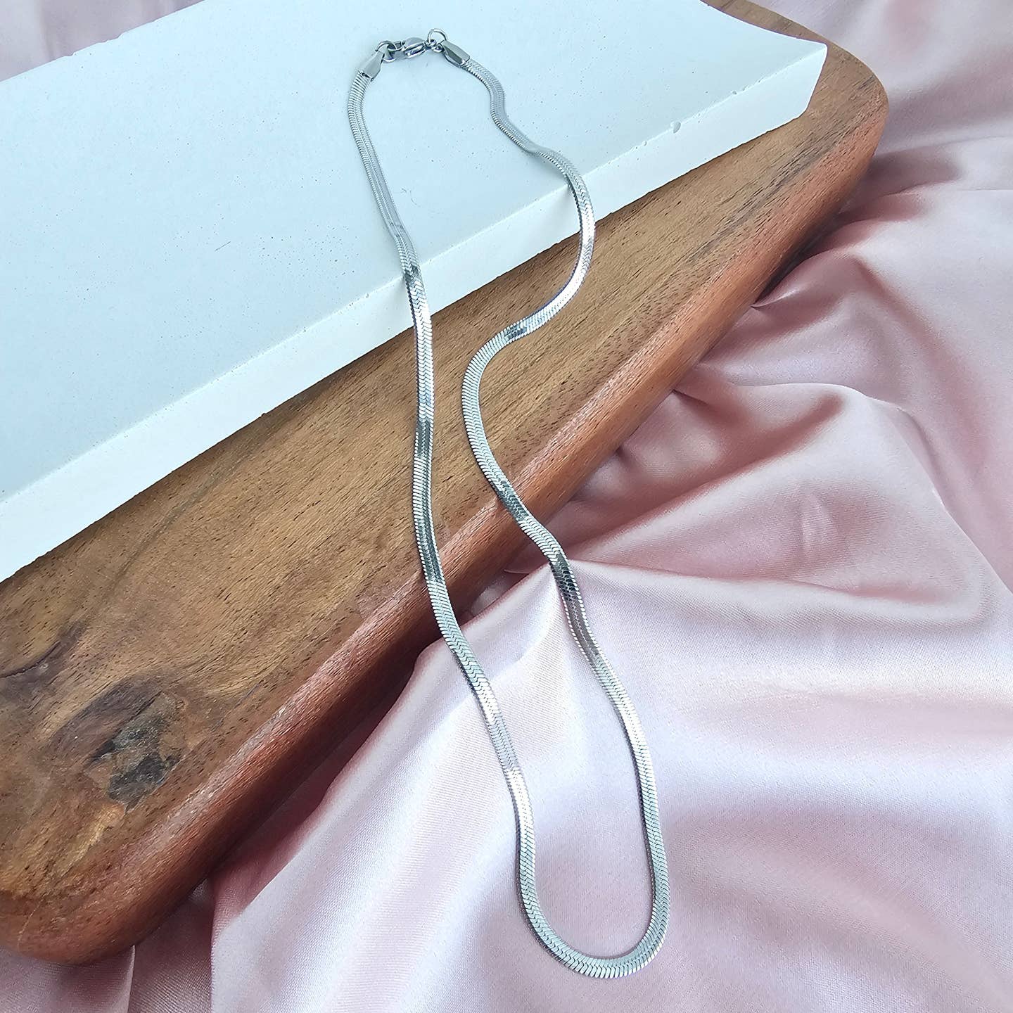 Luxe Delicate Herringbone Chain