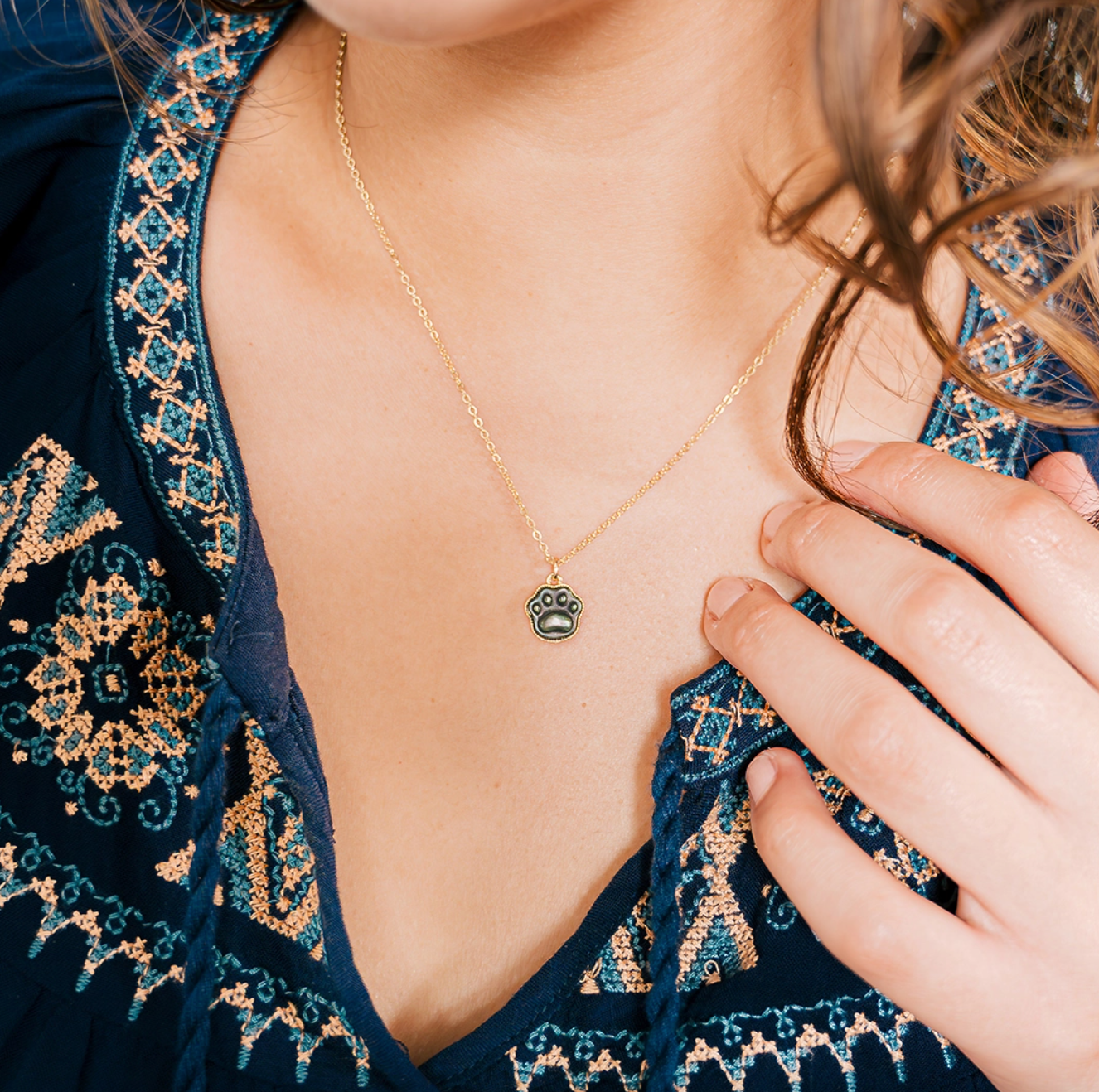 Shell Paw Print Necklace