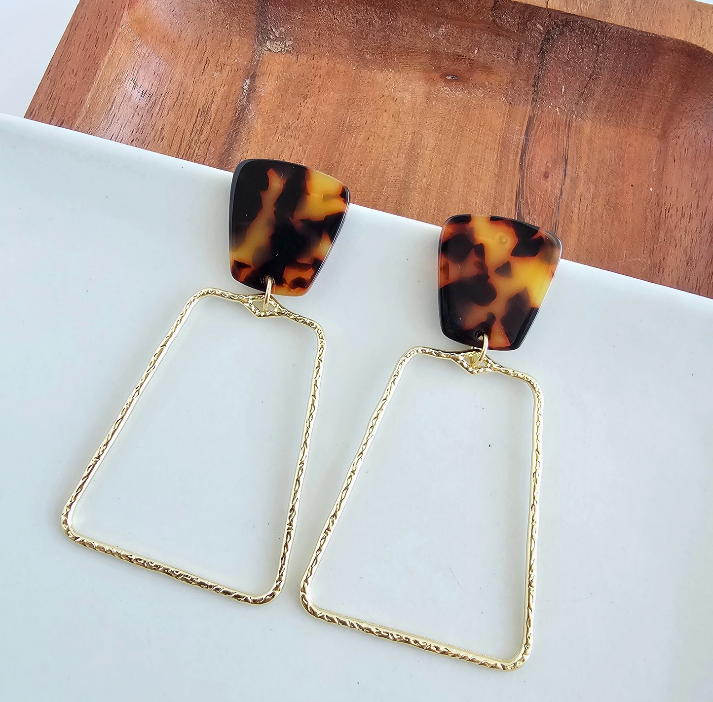 Ariana Tortoise Earrings