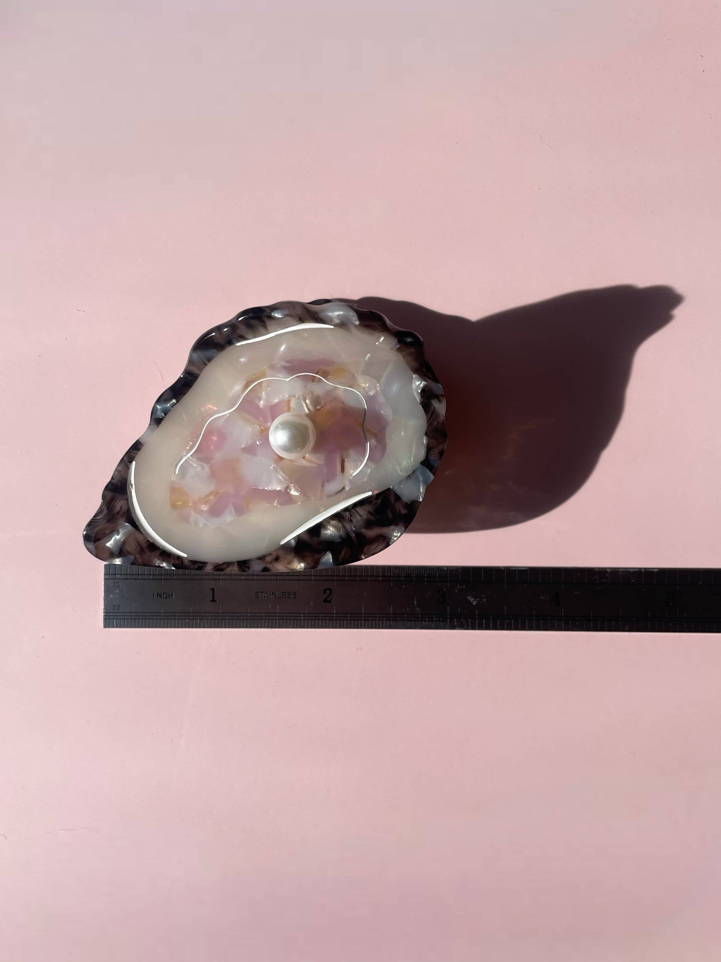 Oyster Claw Clip with Pearl